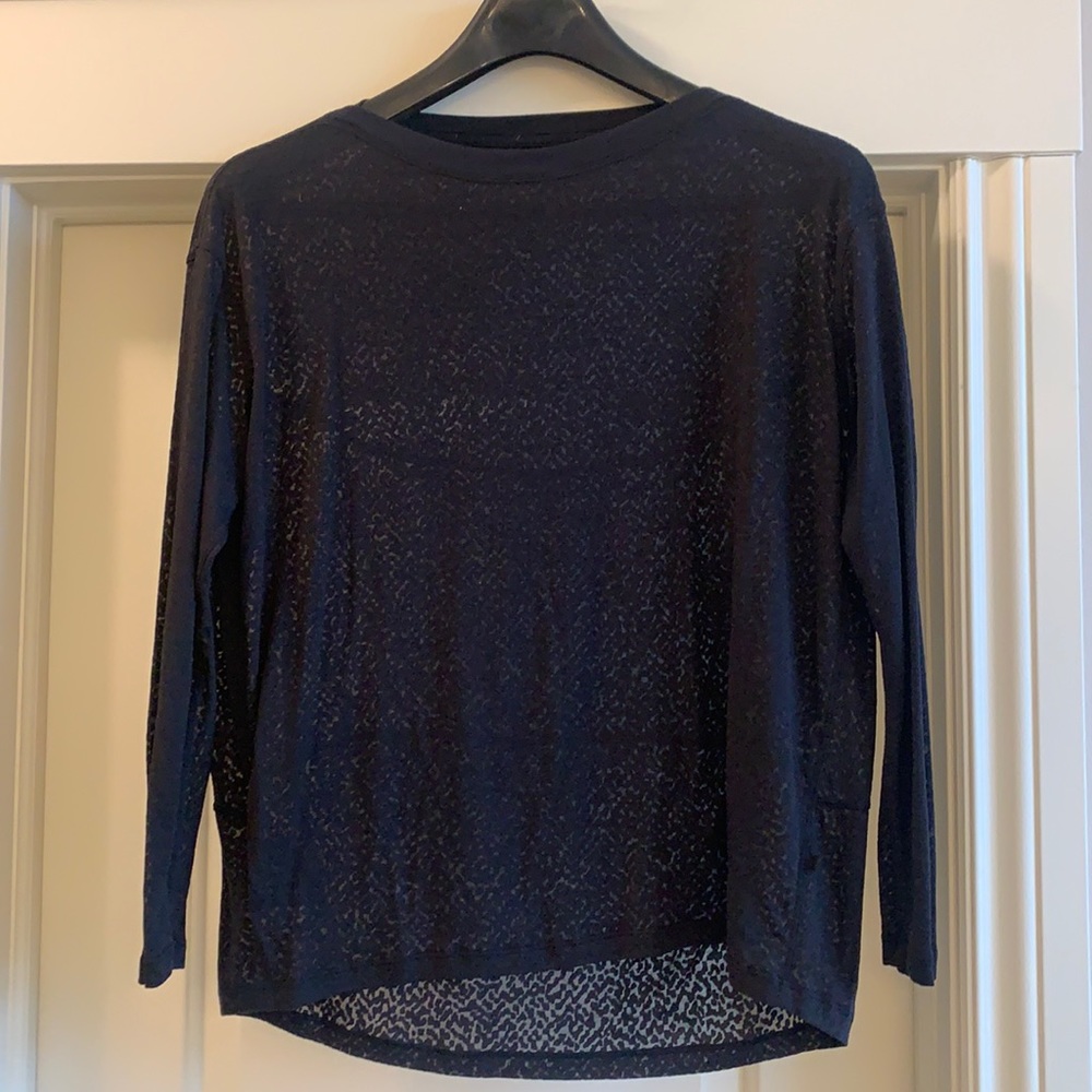 Black Long-sleeved Lululemon Top